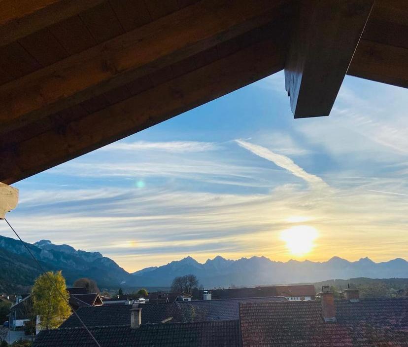 23 Neu Erbaute Ferienwohnung Mit Schloss- Und Panoramablick Halblech-Buching Exterior foto